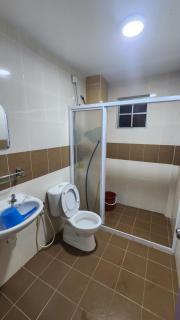 Muslim homstay@Crown Imperial Court - 2
