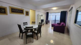 Muslim homstay@Crown Imperial Court - 0