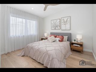 Elegant Beachside Retreat with Luxurious Amenities - Tomakin - 2