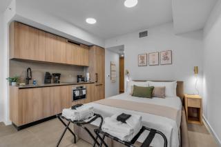 Warm Welcoming Apt-Steps from Downtown -Walk Everywhere - 4