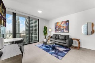 Luxury High-Rise 1BR in Downtown Miami - 2