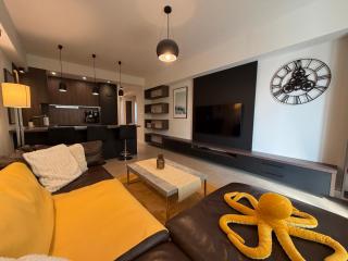 Luxury Apartment with Terrace - 4