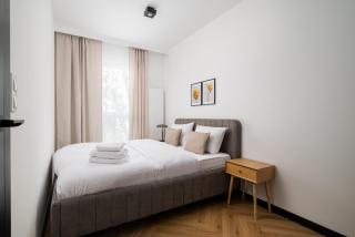 Kierbedzia Superior Apartment by BookingHost - 5
