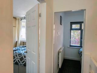 Cosy 3bed house walking distance to the citycentre - 1