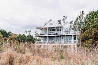 Stunning Bay Front Escape Private Beach - 1