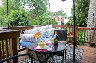 Del Ray Designer Home walk to Shops Cafes Fun - 7