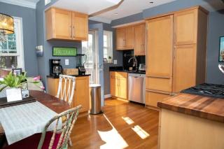 Del Ray Designer Home walk to Shops Cafes Fun - 6