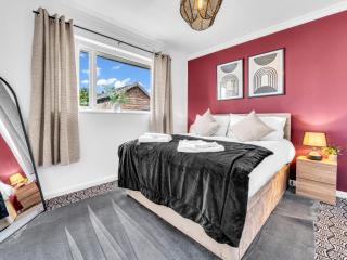Mallory House 2BR 10 Minutes from Alton Towers with Parking - 8