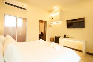 Rocco Hotel Bangsaen - 1