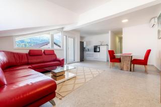 Luxury Family Apartment with Terrace FRIGO - 9