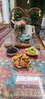 Ella International Hostel Kashgar - Near Ancient City - Shuttle & Private Car Service - Local & Cross-border Travel Arrangements - Bar & Café - Group Meals & Party Events - Luggage Storage - 3