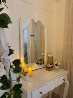 Blush De Paris I Design Stay in Gurgaon - 1