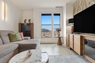Urban Sky Malaga - Modern Two Bedroom Apartment with Cathedral View - 9
