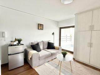 White Central Kifissia above Zara - 0