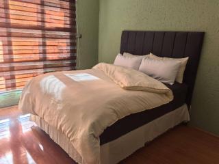 Charming 2-Bedroom Apartment in Johannesburg South - 9