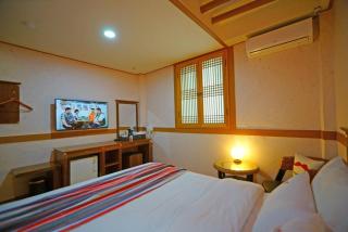 Jeonju Hanok Village Gamyeongru Hanok Hotel - 5
