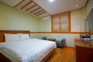 Jeonju Hanok Village Gamyeongru Hanok Hotel - 3