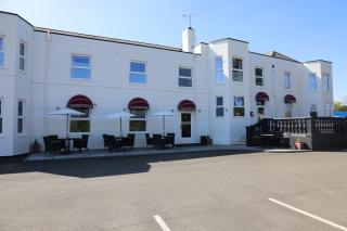 Ramada by Wyndham Cheltenham - 9