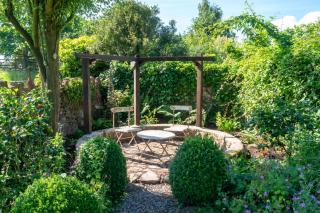 Luxury barn conversion in beautiful garden setting - 3