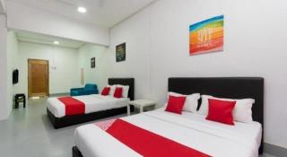 OYO 43993 Madsuite - 1