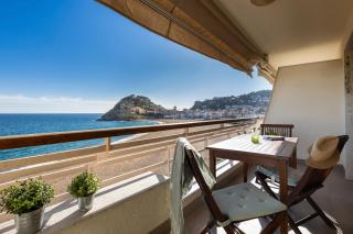 Lets Holidays APARTMENT SEA VIEWS ON THE BEACH 4 - 7