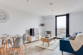 Spacious 2BED Central Birmingham Apartment w WiFi - 7