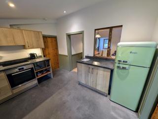 Travellers' Cottage - 8