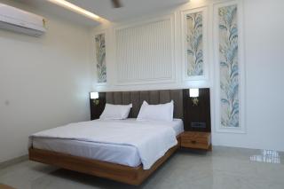 Radiant Inn - 2