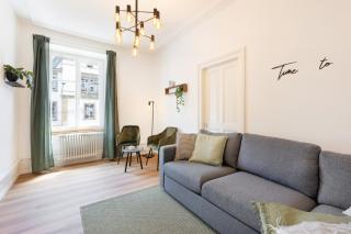 City Views & Spacious Living with Rooftop Terrace - 1