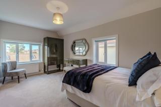 Beautiful 4 bed 4 bath house with direct sea views - 8