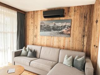 CHALET VILLAGE ZAGLGUT, Air-Conditioned Chalets with Fantastic Panoramic Views, Wellness & Summer Card Included - 1