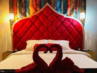 Arabian Nights Suite Romantic Moroccan Escape - 6