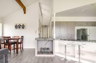 Lakefront 2BR house - Boathouse & Pier - 9