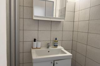 Next to Schonbrunn - Apartment for 5 People - 1
