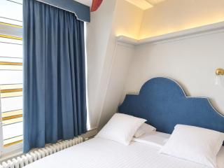 Latroupe Hotel Le Berger - Brussels - 1