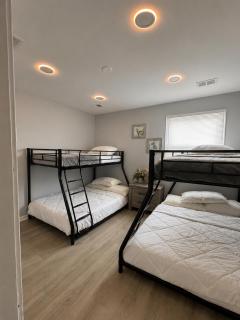 Hidden Gem Near NYC Modern & Cozy - 3