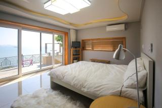 Namhae Bokkongii Seesru Ocean View Poolvilla - 2