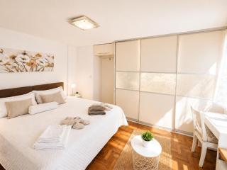 Cozy Apartment with garden and parking, near Center - 3