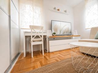 Cozy Apartment with garden and parking, near Center - 7
