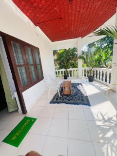 Silver Sand Beach House - 4