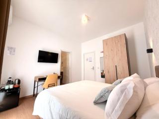 Barirooms - Cardassi Suites - 3