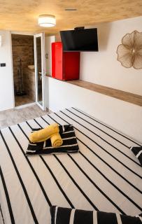Lazy Lounge Apartments & Rooms - 5
