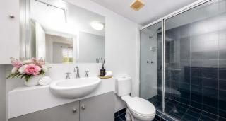 CBD Apartment River Views Pool & Parking in Townsville - 8