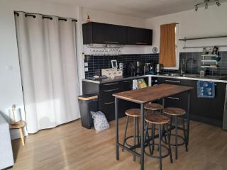 Appt 80 m2 vue port avec baignoire balnéo - 4