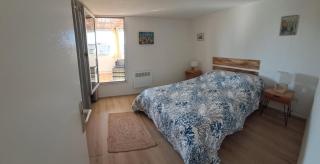 Appt 80 m2 vue port avec baignoire balnéo - 2