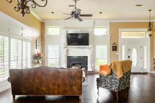 Lakefront 3BR Retreat - Pier, RV, Family-Friendly - 8