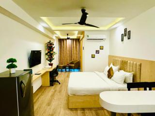 Golden Studio With Swimming pool - 4