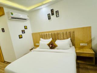 Golden Studio With Swimming pool - 6