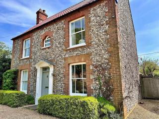 Charming Foxglove Cottage - Burnham Market - 9