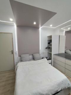 Chambre privé dans une maison avec terrasse et jardin salles de bain partagées - 1